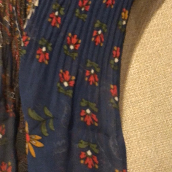 Top - Picture 2 of 5